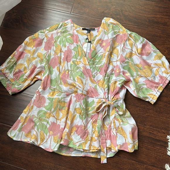 Harve Benard Floral Print Surplice Top - Picture 4 of 8